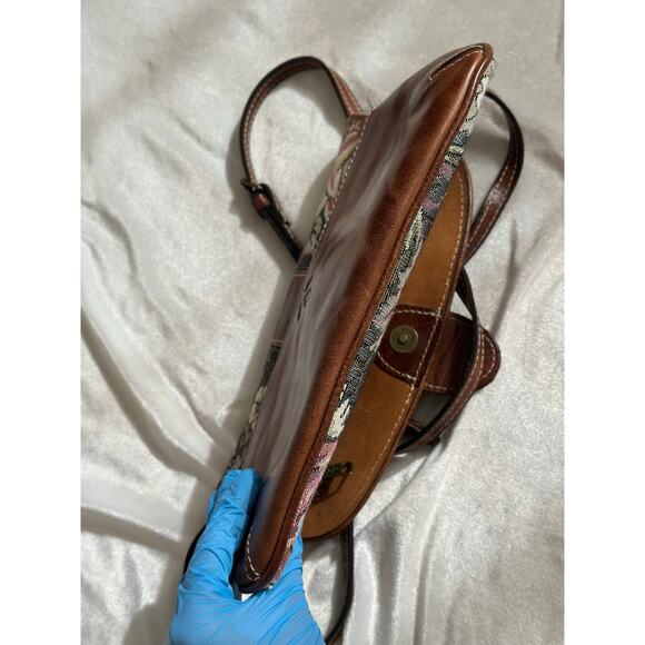 EUC Patricia Nash Verdura Bosque Tapestry Crossbody Clutch Leather Floral Purse - Picture 10 of 14